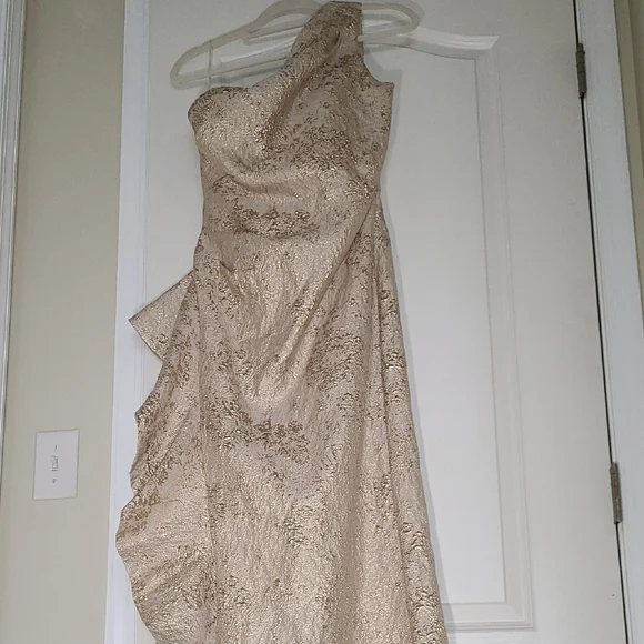 Teri Jon by Ricki Freeman One shoulder Asymmetrical Gold Dress - Picture 3 of 6